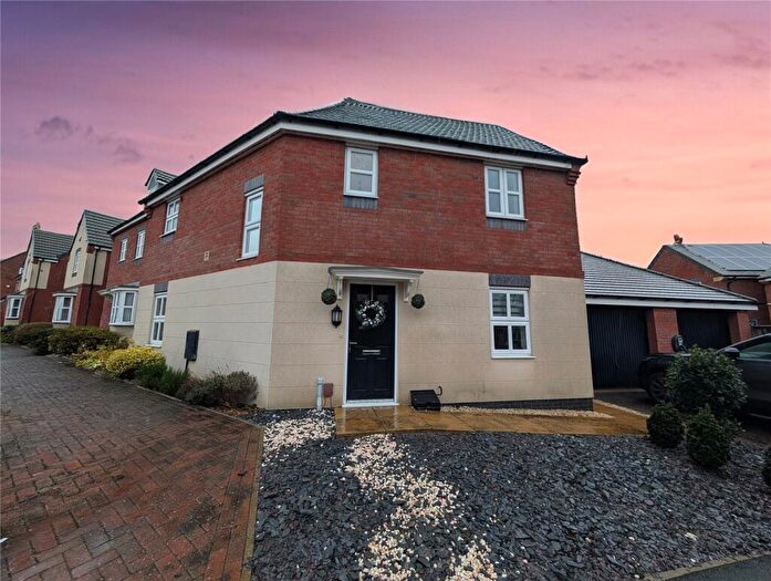 3 Bedroom Detached House For Sale In Calvos Close, Leicester, Leicestershire, LE4