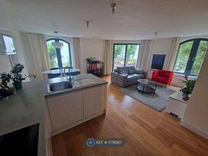 2 Bedroom Flat To Rent In Sugar Lane, London, SE16