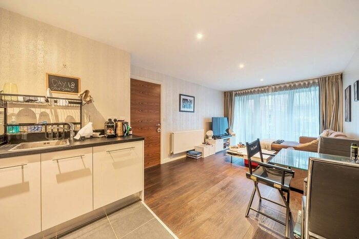 1 Bedroom Flat To Rent In Victoria Court, Unwin Way, Stanmore, HA7