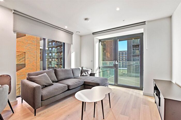 1 Bedroom Flat To Rent In Shipwright Street, London, E16