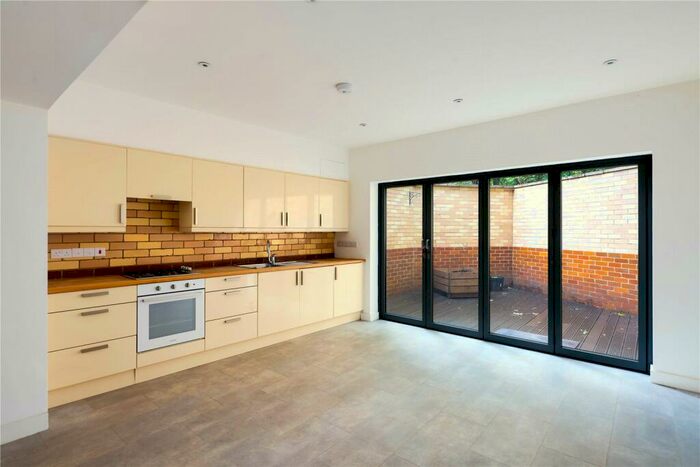 1 Bedroom Flat To Rent In Wick Road, Hackney, Londonr, E9