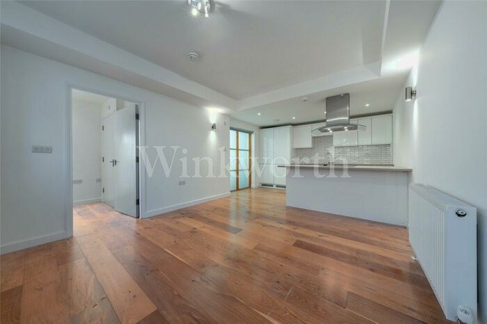 1 Bedroom Apartment To Rent In Accommodation Road, London, NW11