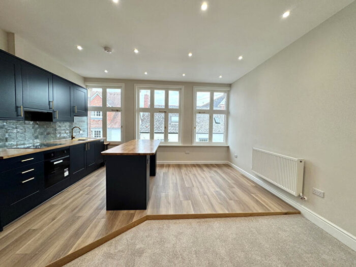 1 Bedroom Apartment To Rent In Fore Street, Exeter, EX3