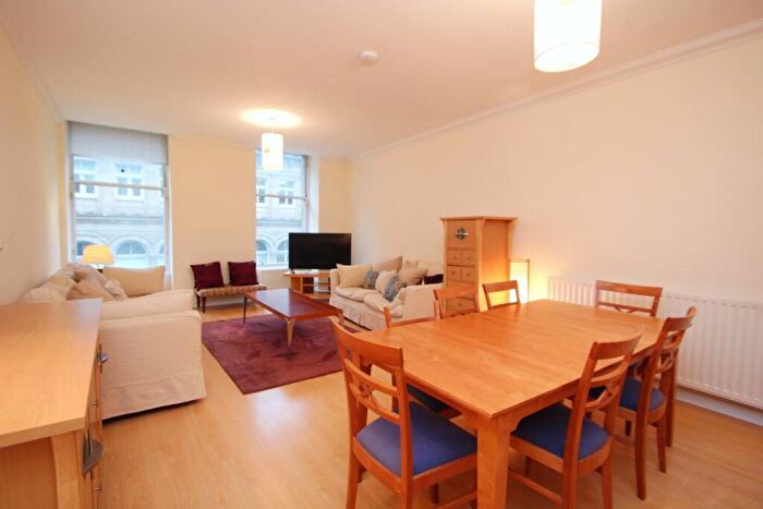 2 Bedroom Flat For Sale In /, Ingram Street, Glasgow, Lanarkshire, G1