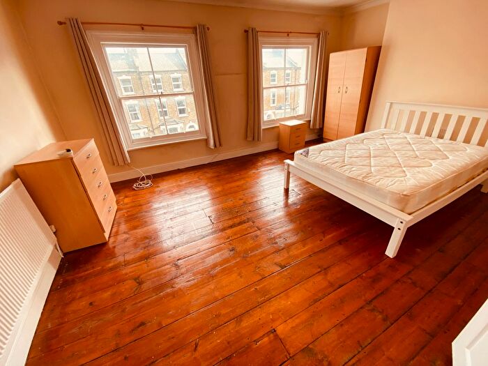 2 Bedroom Flat To Rent In Woodstock Road, Finsbury Park, N4