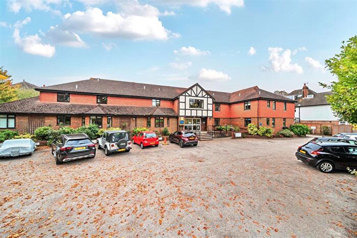 1 Bedroom Retirement Property For Sale In Tudor Grange, Blackheath, London, SE3
