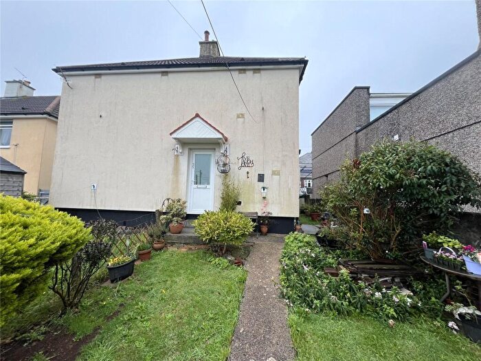 2 Bedroom Flat For Sale In Channel Park Avenue, Plymouth, Devon, PL3
