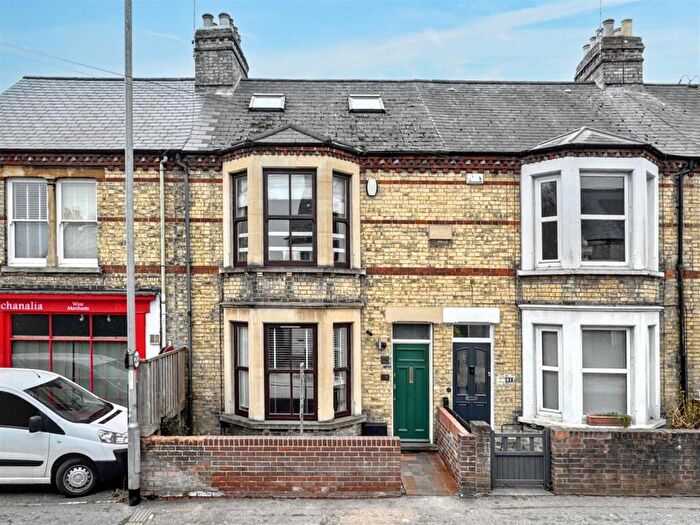 4 Bedroom Terraced House For Sale In Victoria Road, Cambridge, CB4