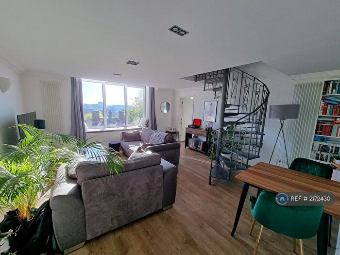 2 Bedroom Flat To Rent In Hyde Terrace, Leeds, LS2