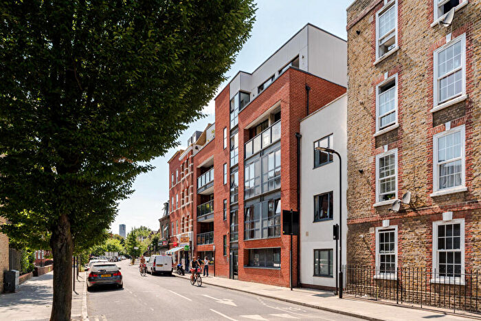 3 Bedroom Flat For Sale In Goldsmiths Row, London, E2
