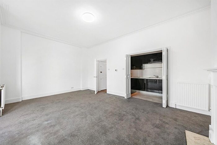 1 Bedroom Flat To Rent In Elsynge Road, London, SW18