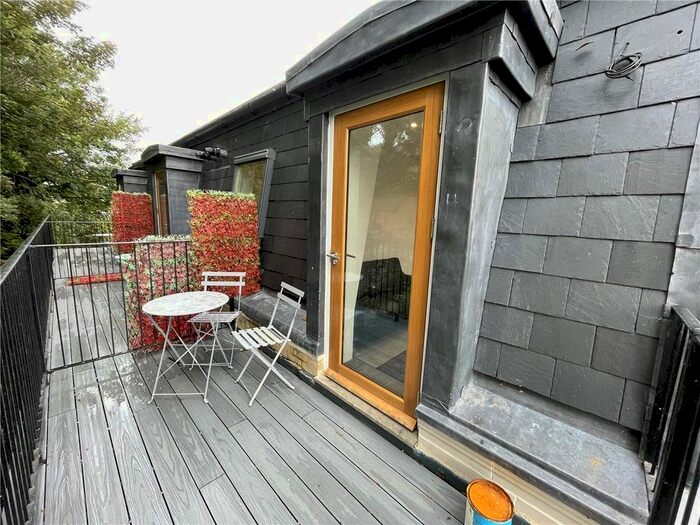 2 Bedroom Flat To Rent In City Road, Winchester, Hampshire, SO23