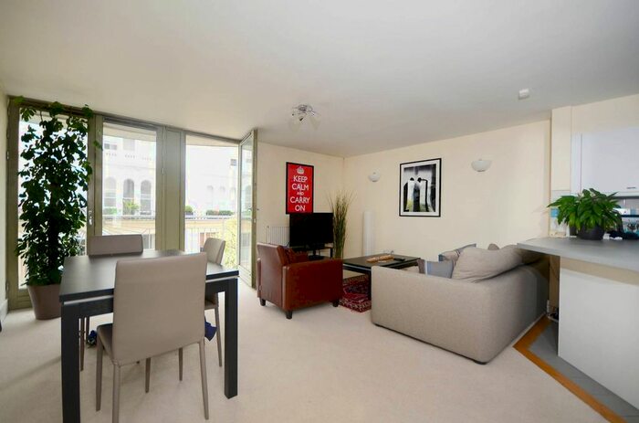 1 Bedroom Flat To Rent In Kensington Gardens Square, Bayswater, London, W2