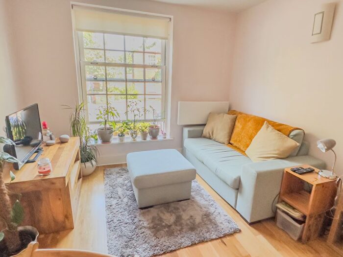 1 Bedroom Flat To Rent In Fern Bank, St. Johns Place, Wakefield, WF1