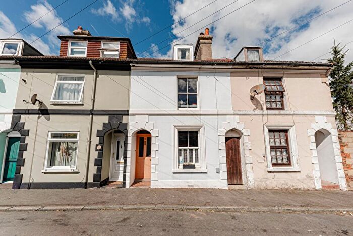 4 Bedroom Terraced House For Sale In Nightingale Road, Faversham, ME13