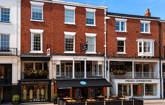 2 Bedroom Flat For Sale In Bridge Street Row East, Chester, CH1