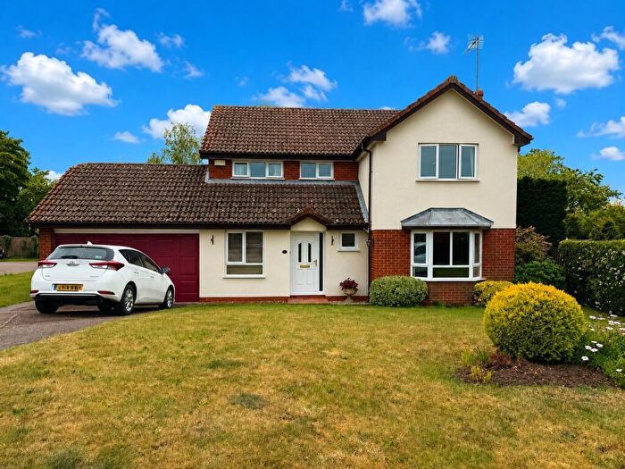 4 Bedroom Detached House For Sale In St. Michaels Way, Steeple Claydon, MK18