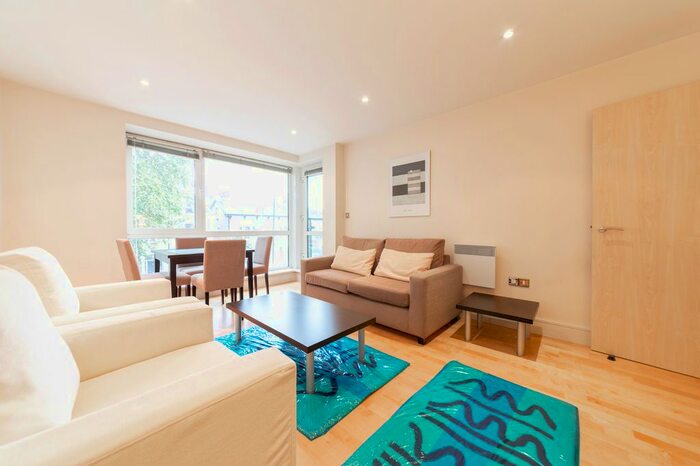 1 Bedroom Flat To Rent In Chiswick High Road, Chiswick, London, W4