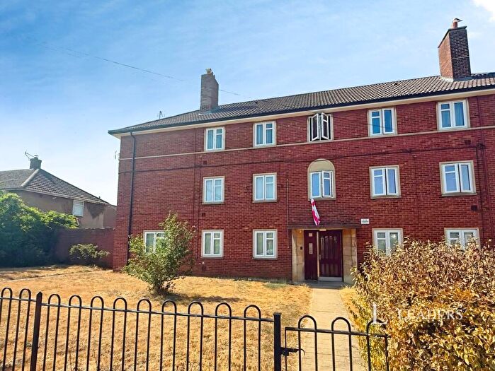 2 Bedroom Flat To Rent In Kingsmead Avenue, Cheltenham, Gloucestershire, GL51
