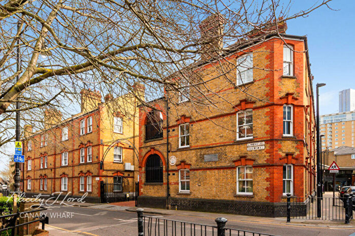 2 Bedroom Apartment For Sale In Limehouse Causeway, London, E14