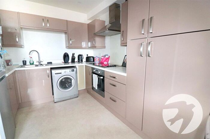 1 Bedroom Flat For Sale In Larner Road, Erith, DA8