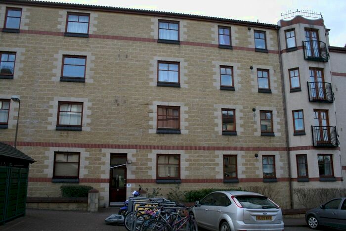 2 Bedroom Flat To Rent In West Bryson Road, Slateford, Edinburgh, EH11
