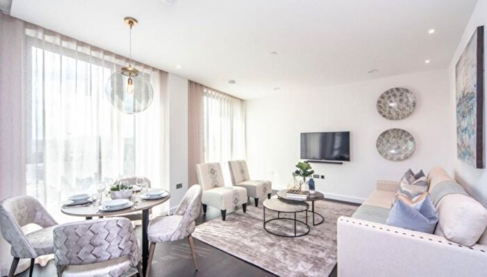 2 Bedroom Flat To Rent In Charles Clowes Walk, London, SW11