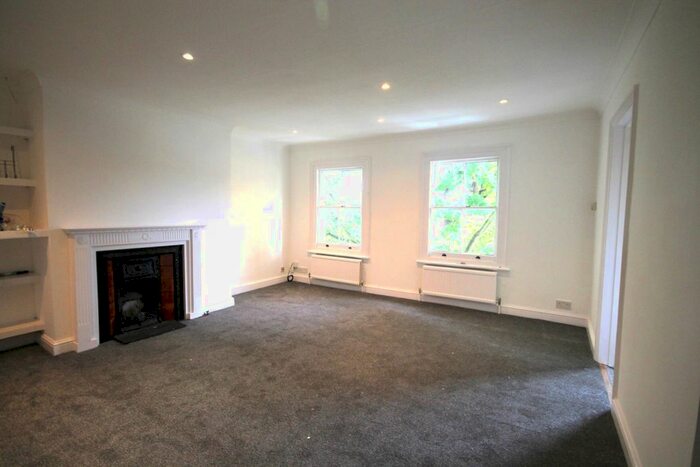 2 Bedroom Flat To Rent In The Grove, Isleworth, TW7
