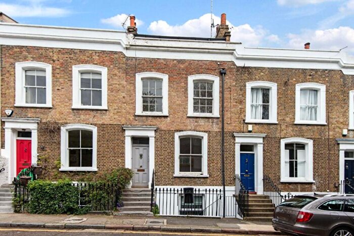1 Bedroom Flat For Sale In Queens Head Street, Islington, N1