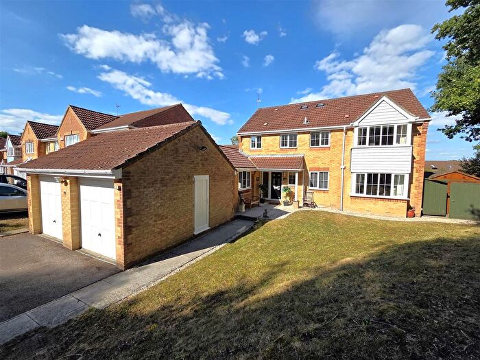 5 Bedroom Detached House For Sale In Haflinger Drive, Whiteley, PO15