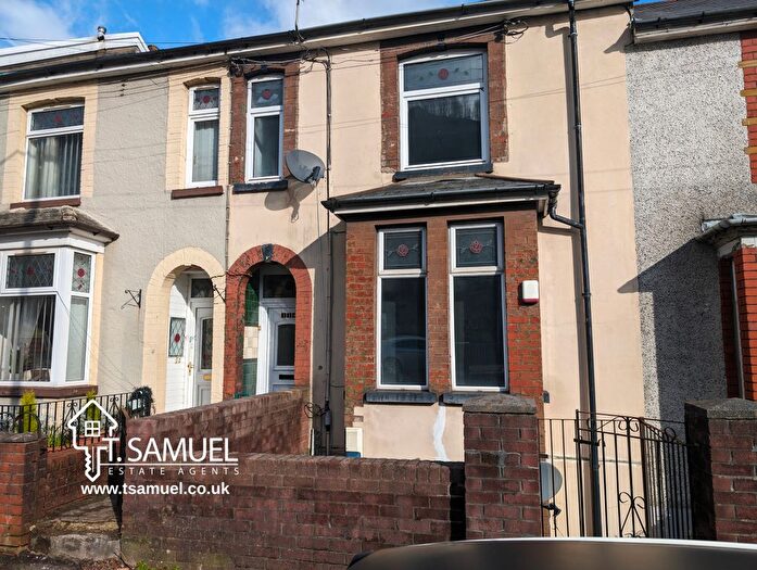 3 Bedroom Terraced House For Sale In North Road, Ferndale, CF43