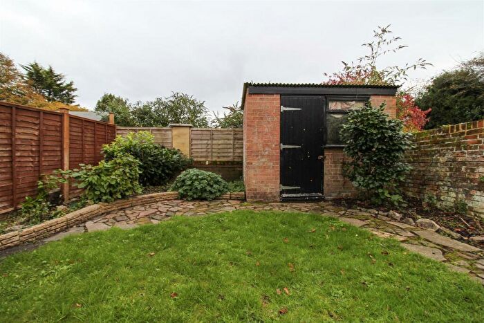 5 Bedroom House To Rent In Belmont Road, SO17