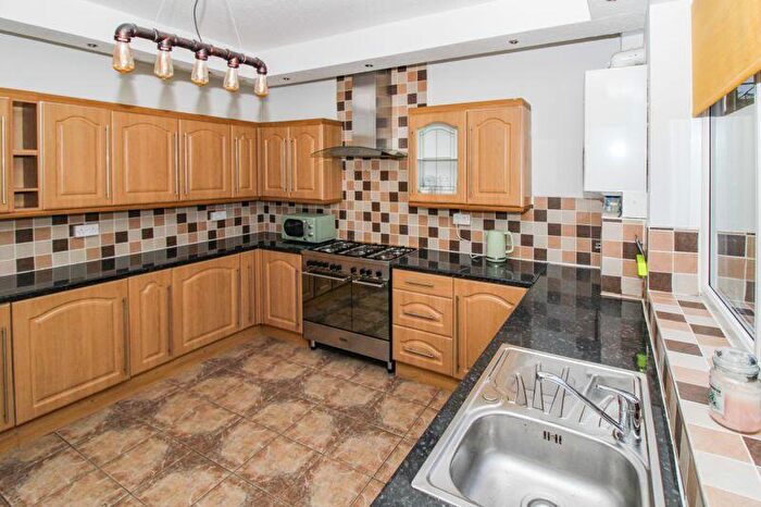 2 Bedroom Terraced House For Sale In Belfield Lane, Rochdale, OL16