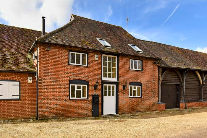2 Bedroom Mews House To Rent In Harleyford Lane, Marlow, Buckinghamshire, SL7