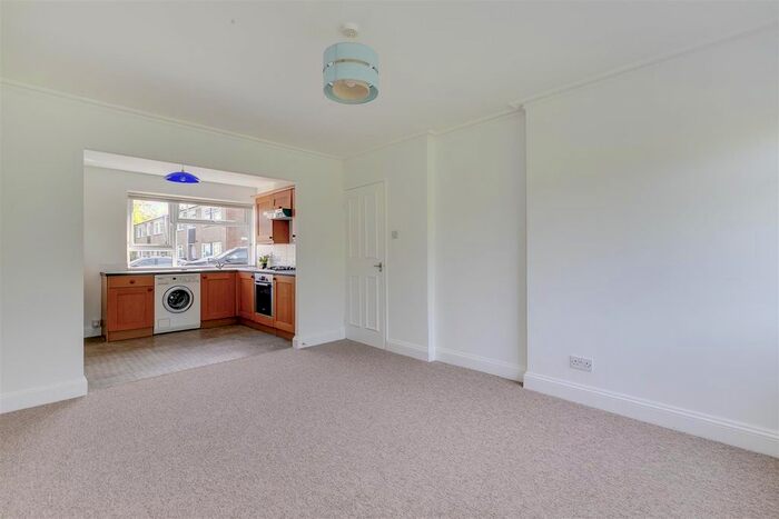 1 Bedroom Flat To Rent In Staveley Gardens, London, W4