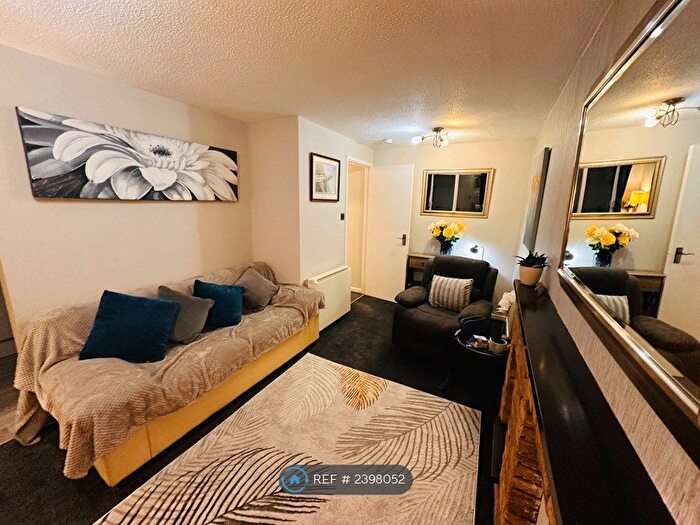 1 Bedroom Flat To Rent In Ragees Road, Kingswinford, DY6