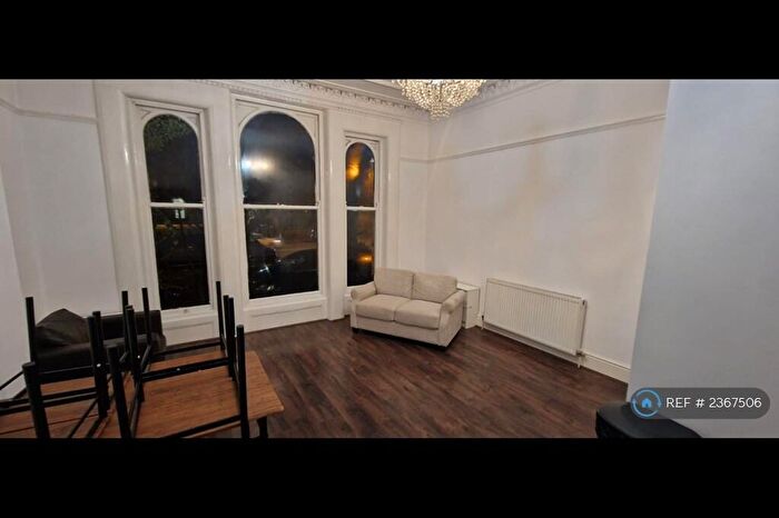 2 Bedroom Flat To Rent In Croxteth Road, Liverpool, L8
