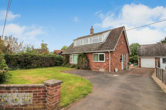 3 Bedroom Chalet To Rent In School Lane, Little Melton, Norwich, NR9