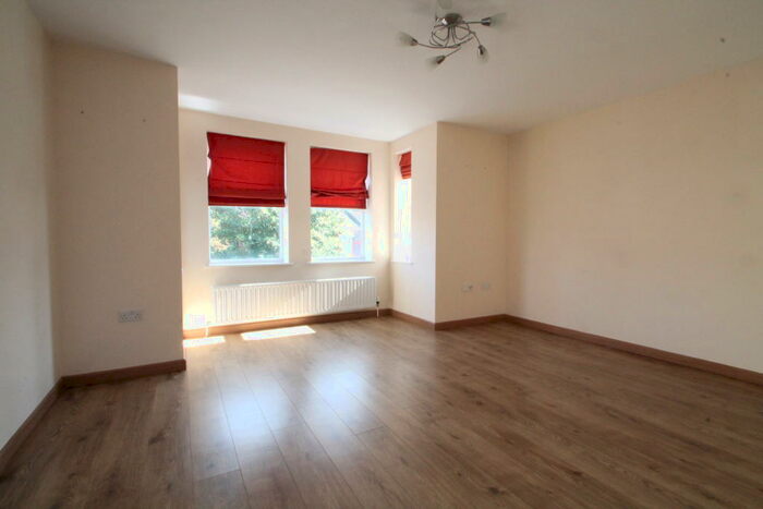 2 Bedroom Apartment To Rent In Moreton Road, CR2