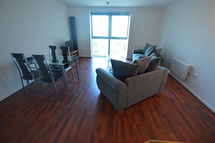 Flat For Sale In Chapel Street, Salford, M3