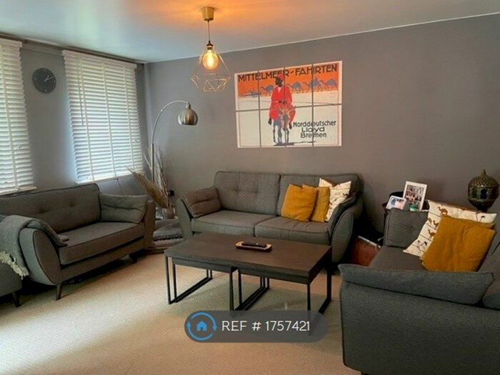 2 Bedroom Flat To Rent In Elderton House, Brixton, London, SW2