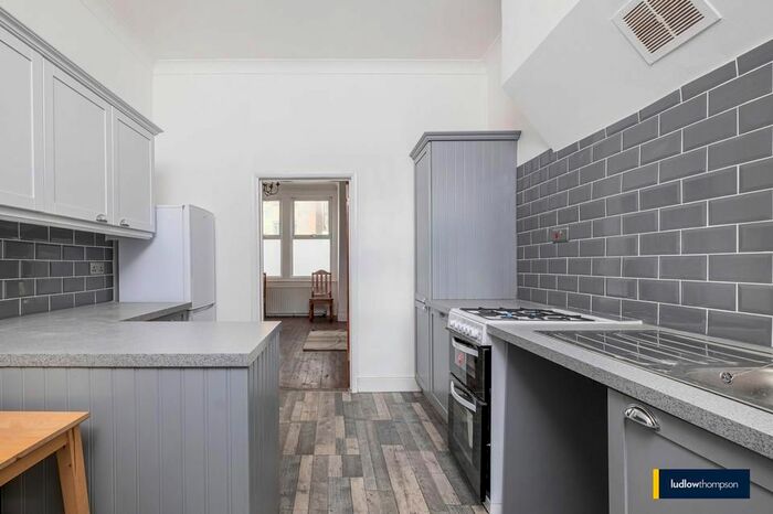 2 Bedroom Flat To Rent In Portland Road, London, SE25