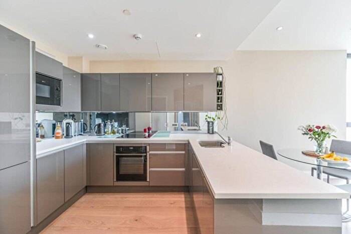 2 Bedroom Flat To Rent In Gwynne Road, Battersea, London, SW11