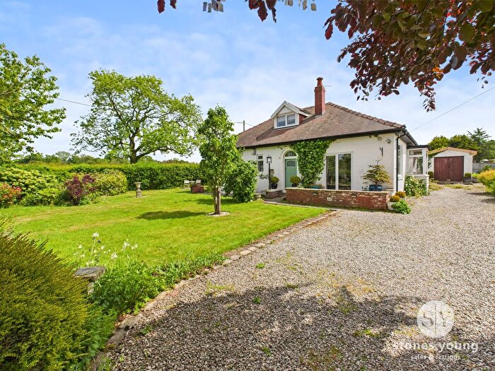 4 Bedroom Detached House For Sale In Nabs Head Lane, Samlesbury, PR5