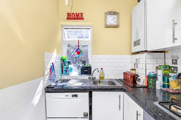 1 Bedroom Flat For Sale In Compton Street, Eastbourne, BN21