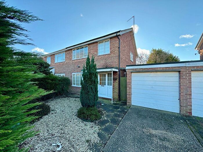 3 Bedroom Semi-Detached House For Sale In Villiers Way, Newbury, RG14