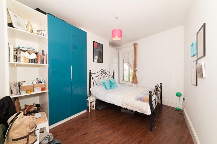 4 Bedroom Flat To Rent In Acre Lane, Brixton, SW2