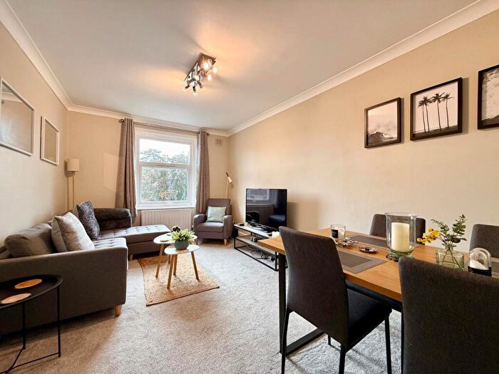 2 Bedroom Apartment For Sale In Stirling House - Poole Hill, Bournemouth, BH2