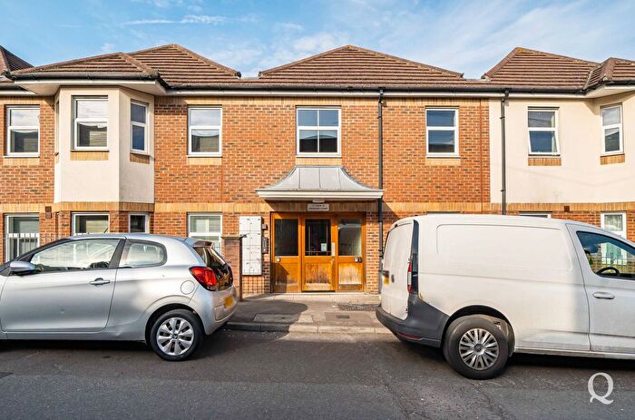 2 Bedroom Flat For Sale In Hythe Road, Milton Regis, Sittingbourne, Kent, ME10