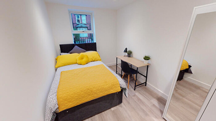 1 Bedroom House To Rent In Raddlebarn Court - Room, Selly Oak, West Midlands, B29